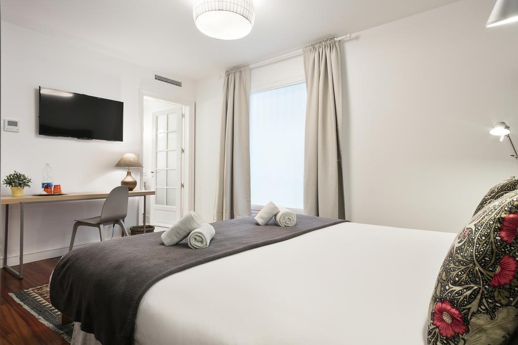 Milton House Gran Via Apartment Barcelona Exterior photo
