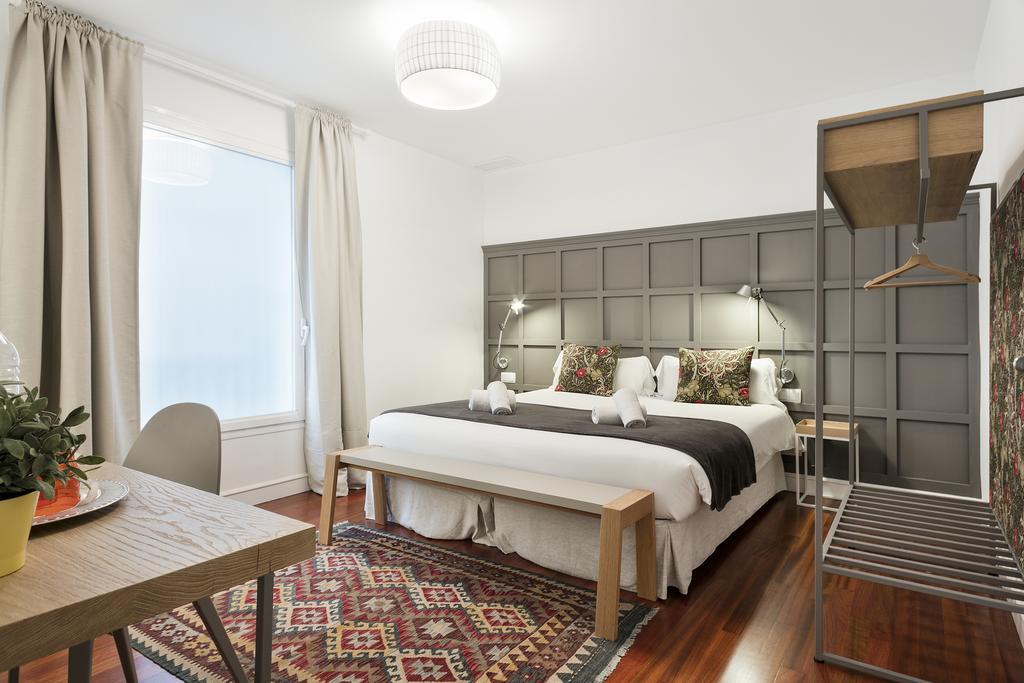 Milton House Gran Via Apartment Barcelona Exterior photo