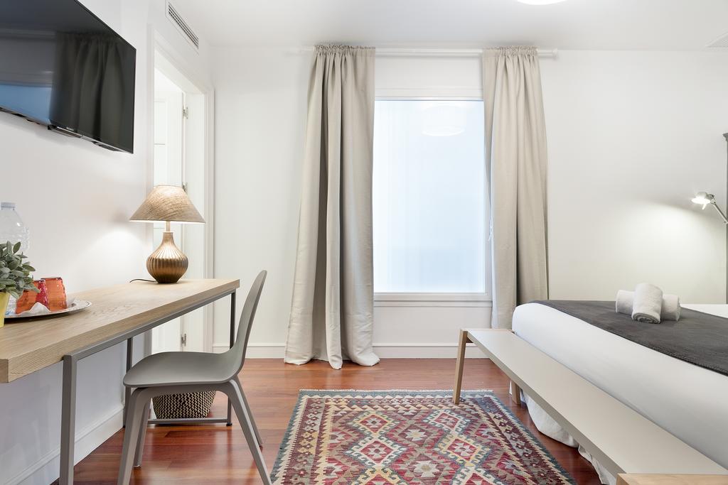 Milton House Gran Via Apartment Barcelona Exterior photo