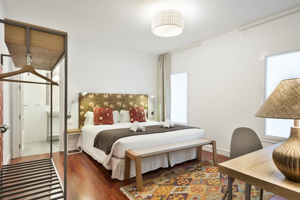 Milton House Gran Via Apartment Barcelona Exterior photo